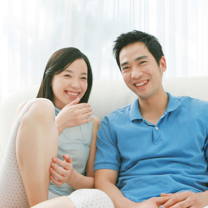 happy-asian-couple-in-summer-square